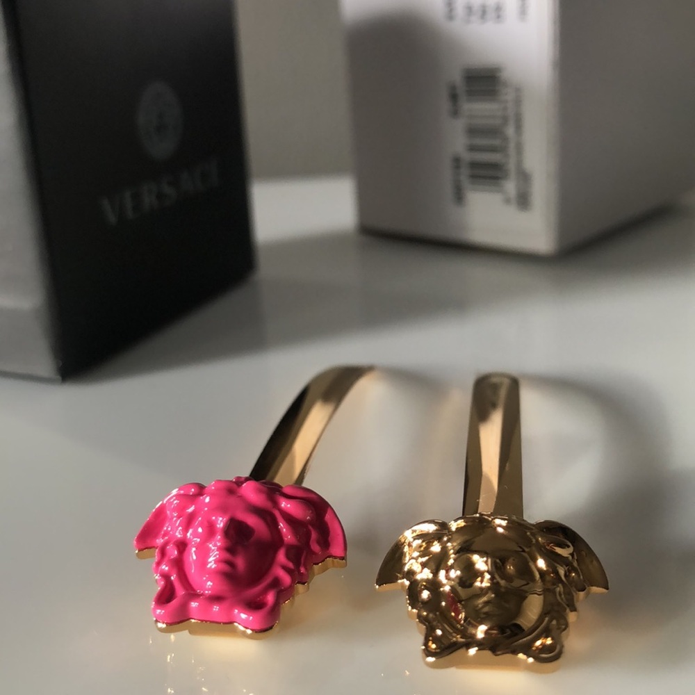 VERSACE Gold 'La tone Medusa' Hair Clip - Picture 9 of 9
